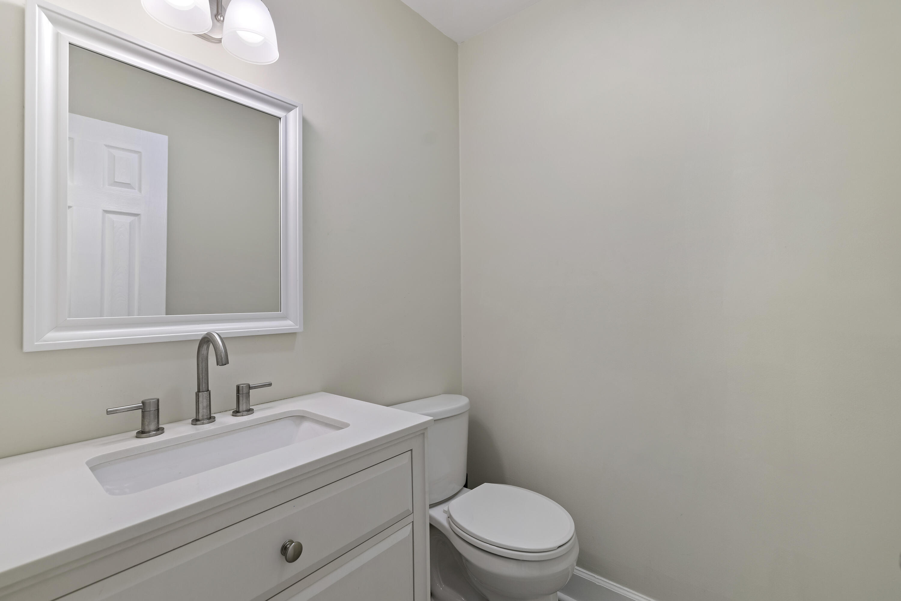 1536 Vantage Point Mount Pleasant, SC 29464 - Photo 7 of 18 DOWNSTAIRS POWDER