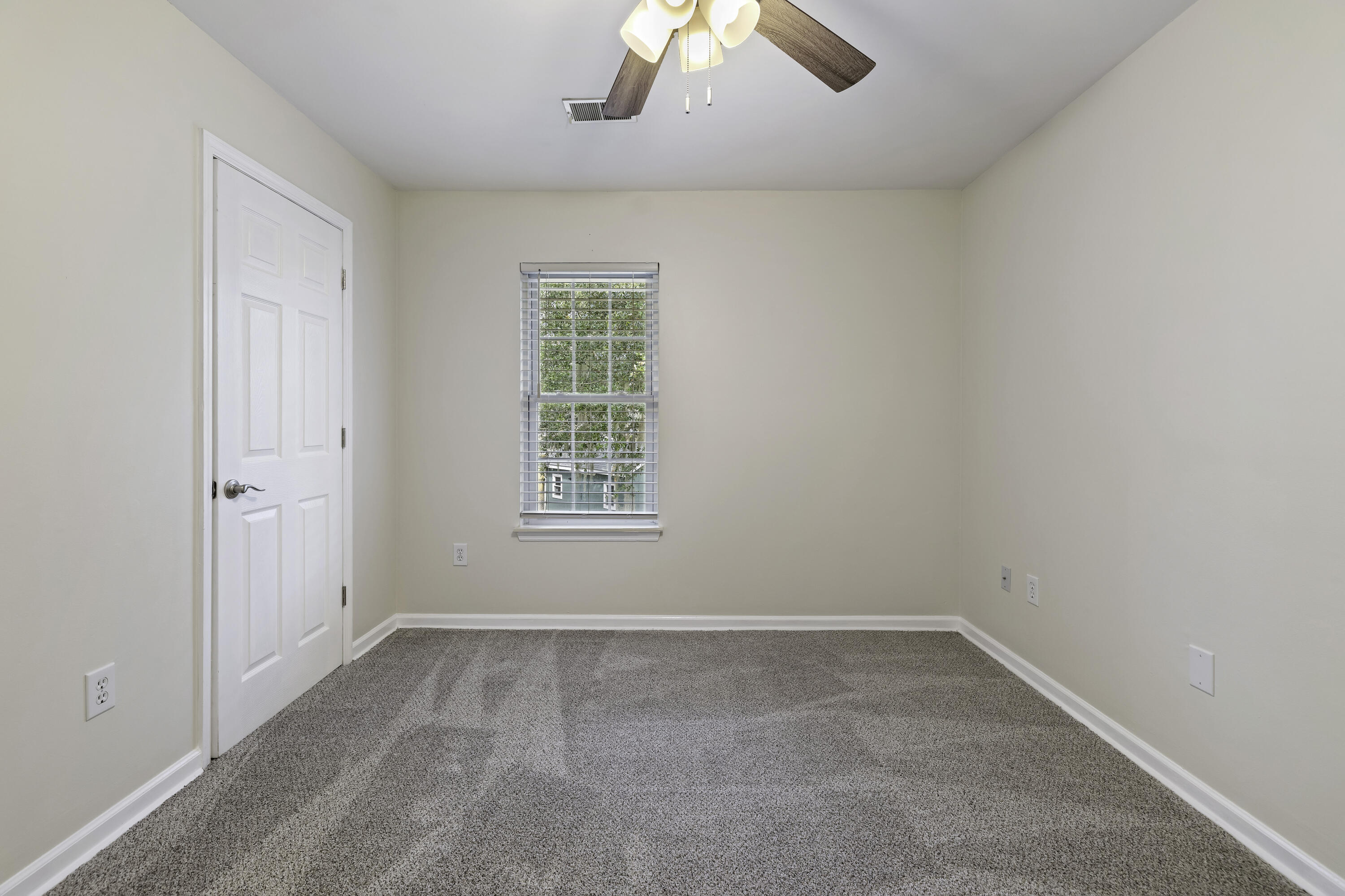 1536 Vantage Point Mount Pleasant, SC 29464 - Photo 10 of 18 2ND BEDROOM