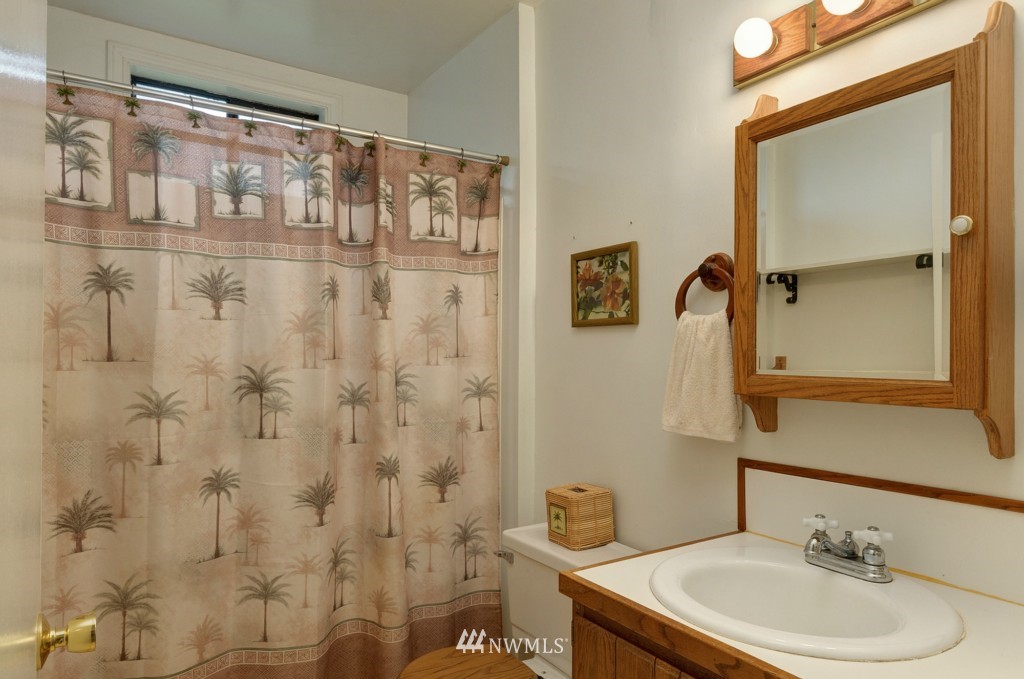 8591 Northeast Eglon Road Kingston, WA 98346 - Photo 13 of 21 Gallery Image 13