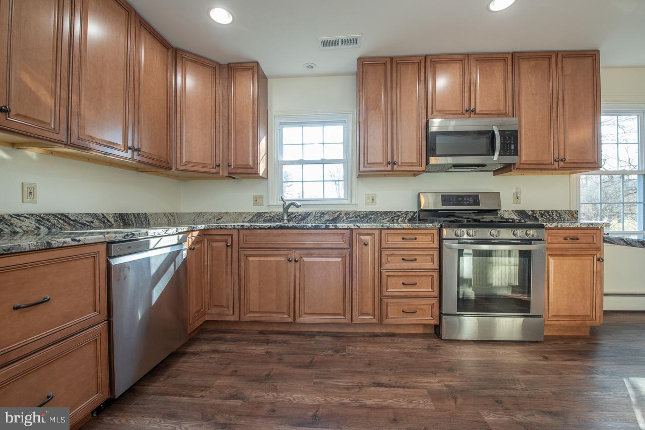 6 Pine Road Malvern, PA 19355 - Photo 11 of 33 Your Kitchen