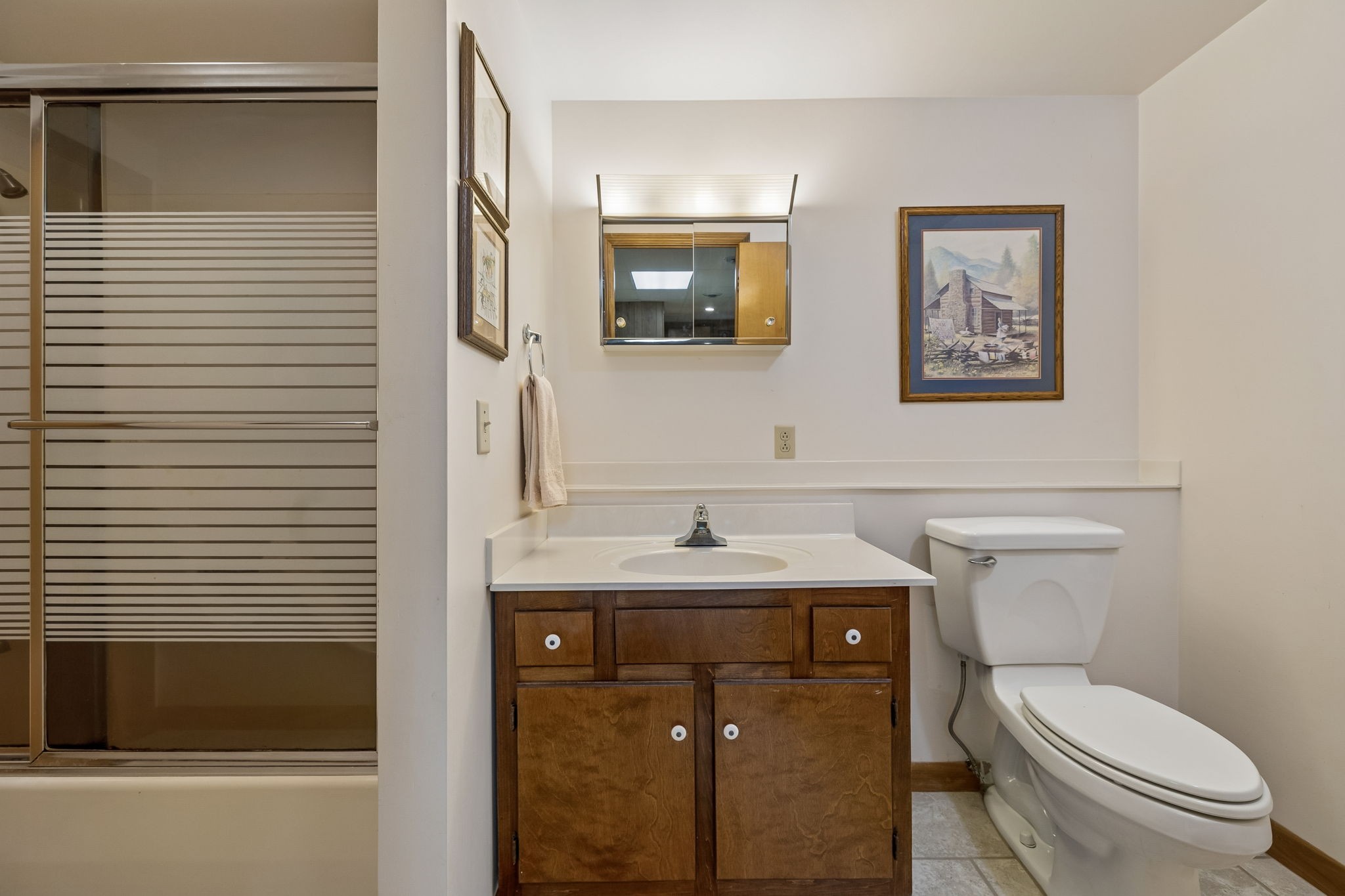 20 Riverbend Lane Carthage, TN 37030 - Photo 41 of 71 a bathroom with a toilet a sink and mirror