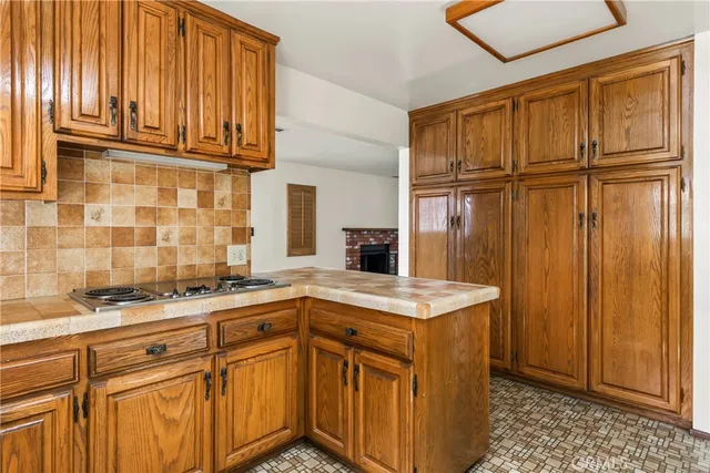 a view of a hallway with windows