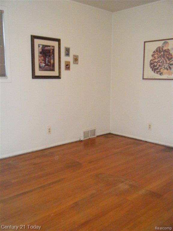 19386 Rensellor Street Livonia, MI 48152 - Photo 12 of 25 Bedroom 1