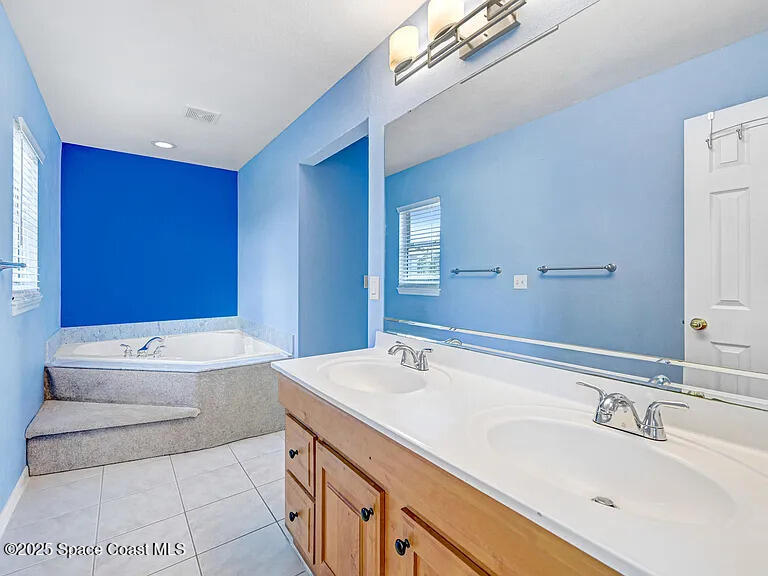 2240 Spring Creek Circle Palm Bay, FL 32905 - Photo 10 of 29 36a51ed5c162d34053b65c168125f838-cc_ft_7