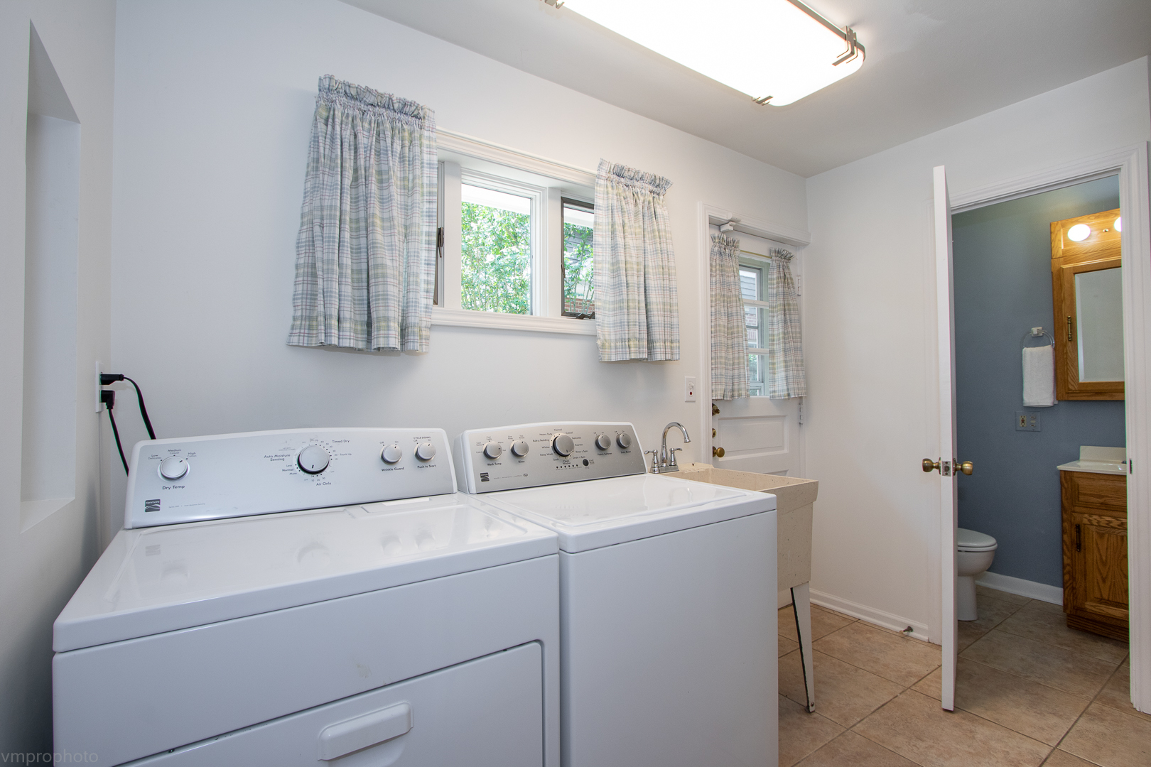 1794 Berkeley Road Highland Park, IL 60035 - Photo 13 of 17