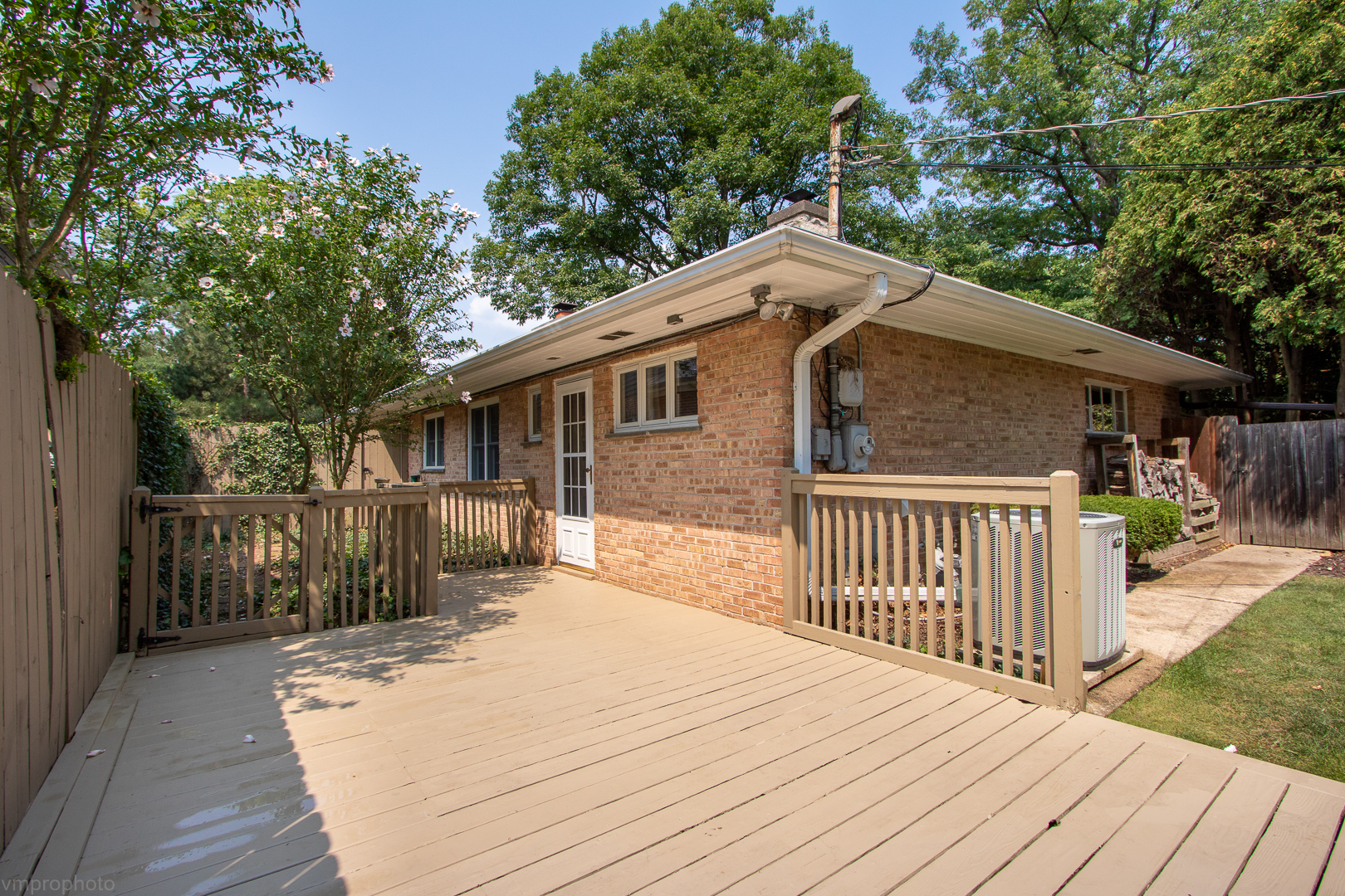 1794 Berkeley Road Highland Park, IL 60035 - Photo 14 of 17
