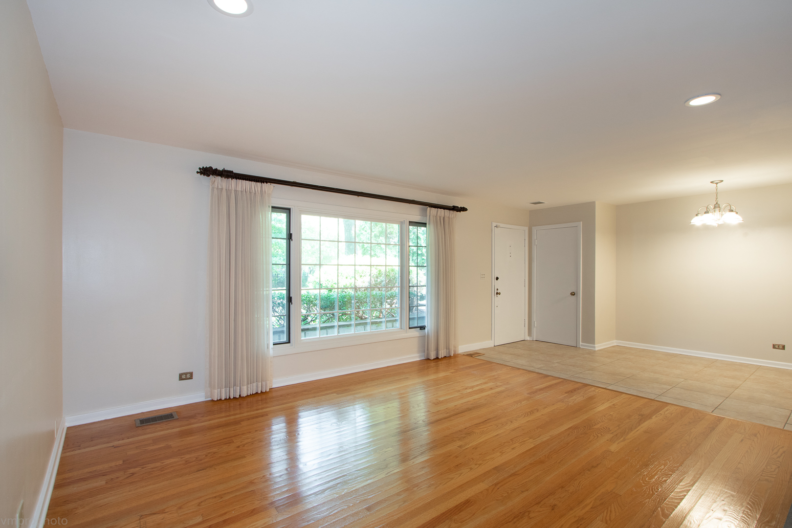 1794 Berkeley Road Highland Park, IL 60035 - Photo 5 of 17