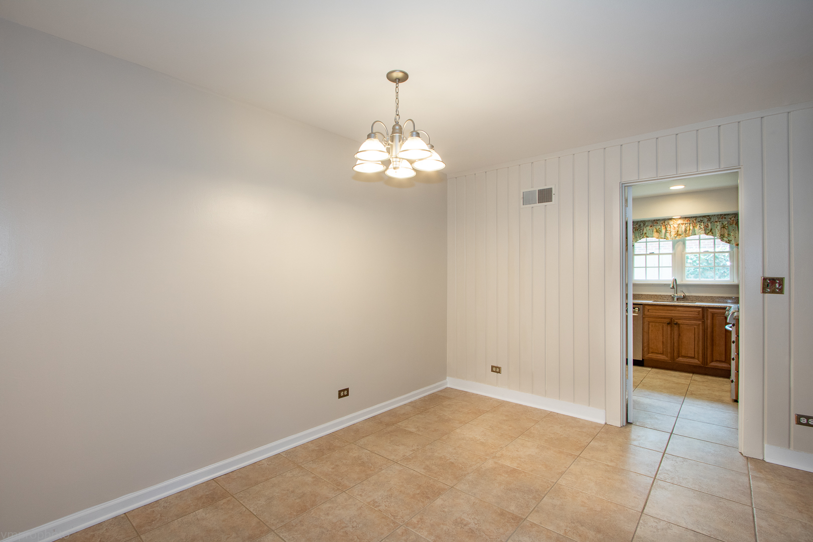 1794 Berkeley Road Highland Park, IL 60035 - Photo 6 of 17