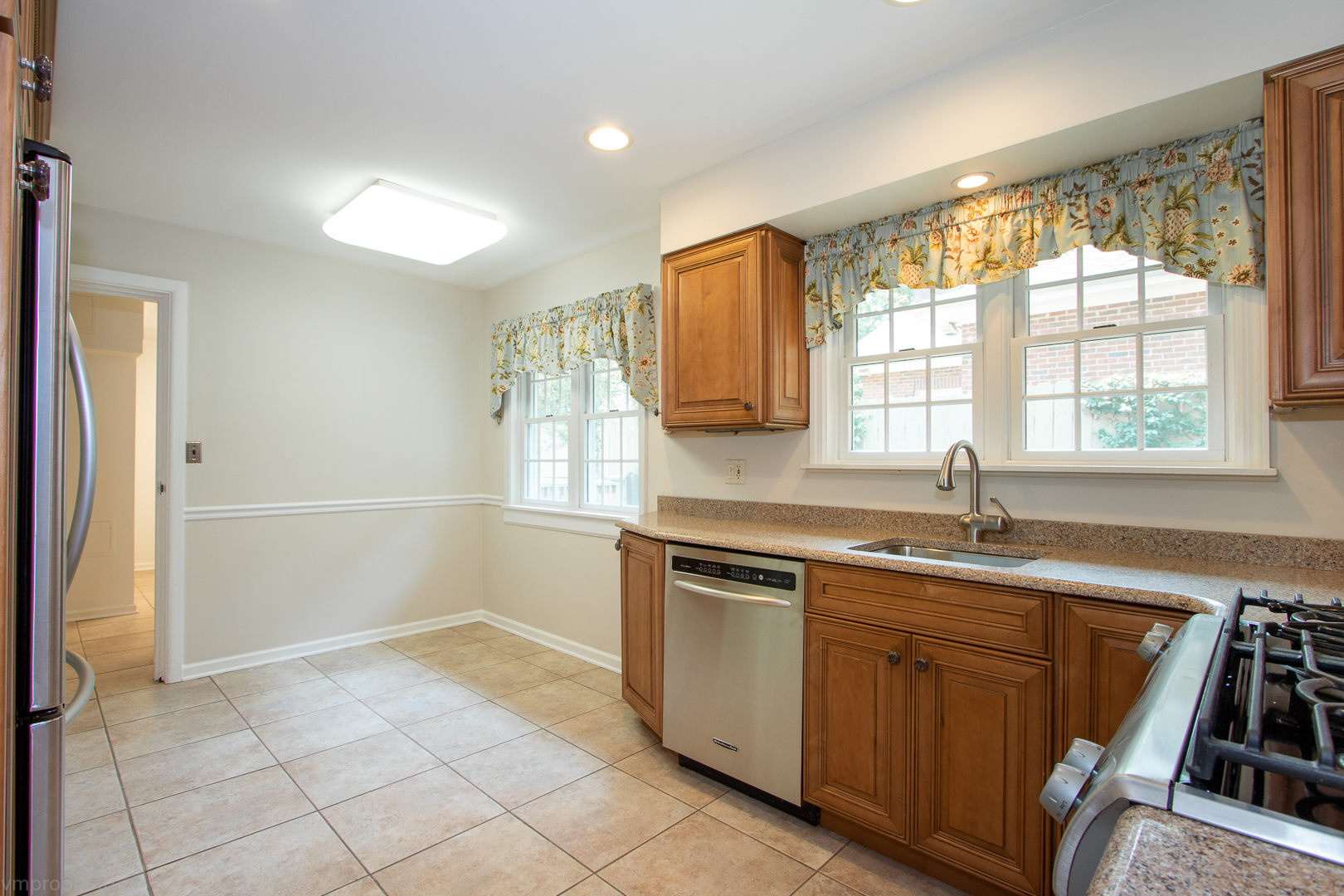 1794 Berkeley Road Highland Park, IL 60035 - Photo 8 of 17