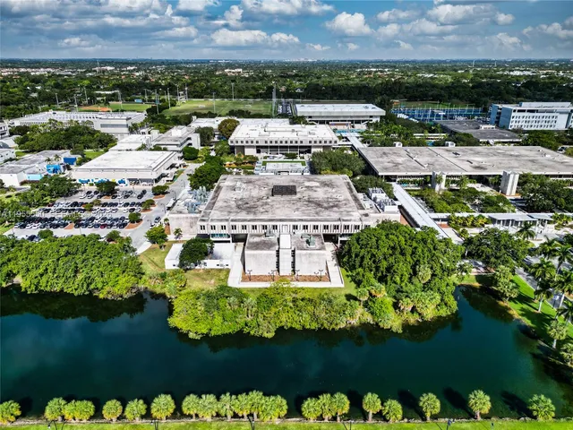 $1,950 | 10425 Southwest 112th Avenue, Unit 103, Miami, FL 33176