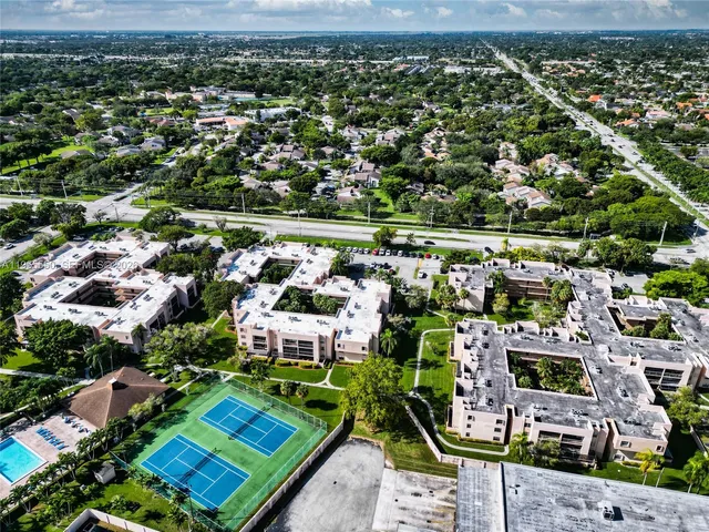 $1,950 | 10425 Southwest 112th Avenue, Unit 103, Miami, FL 33176