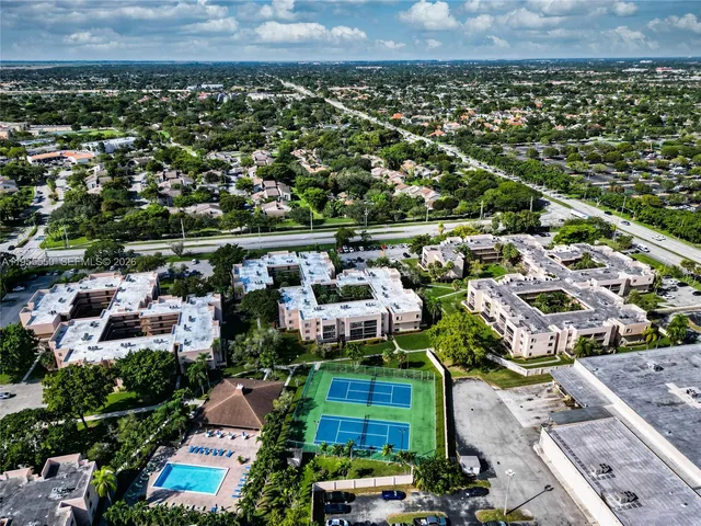 $1,950 | 10425 Southwest 112th Avenue, Unit 103, Miami, FL 33176