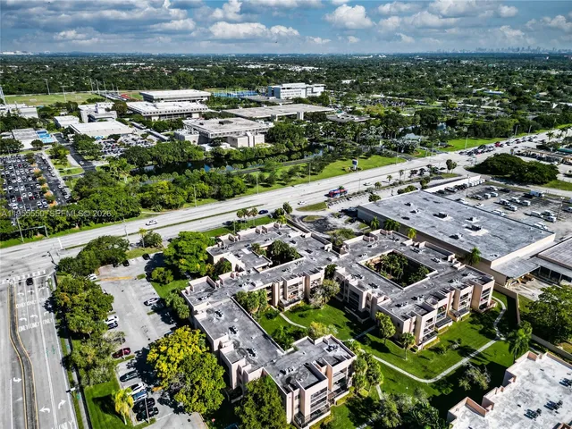 $1,950 | 10425 Southwest 112th Avenue, Unit 103, Miami, FL 33176