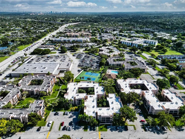 $1,950 | 10425 Southwest 112th Avenue, Unit 103, Miami, FL 33176