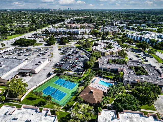 $1,950 | 10425 Southwest 112th Avenue, Unit 103, Miami, FL 33176