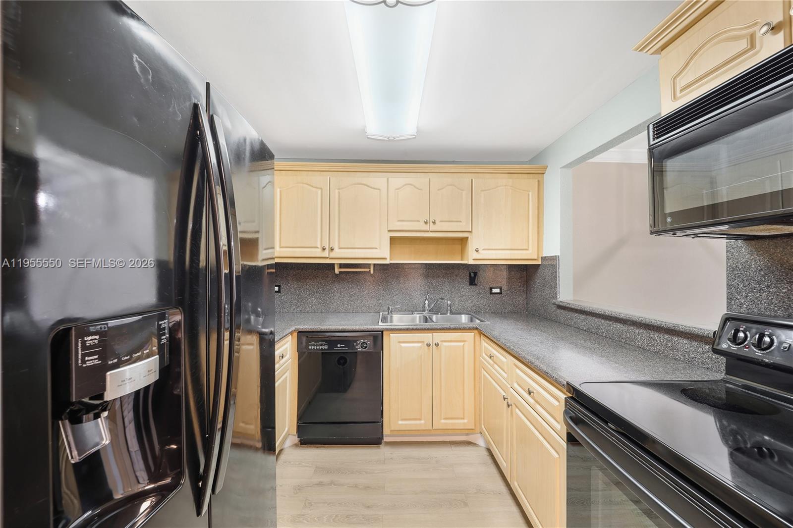 10425 Southwest 112th Avenue, Unit 103 Miami, FL 33176 - Photo 5 of 36