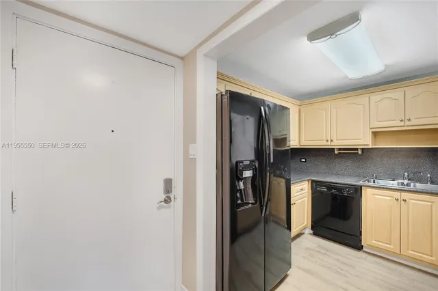 $1,950 | 10425 Southwest 112th Avenue, Unit 103, Miami, FL 33176