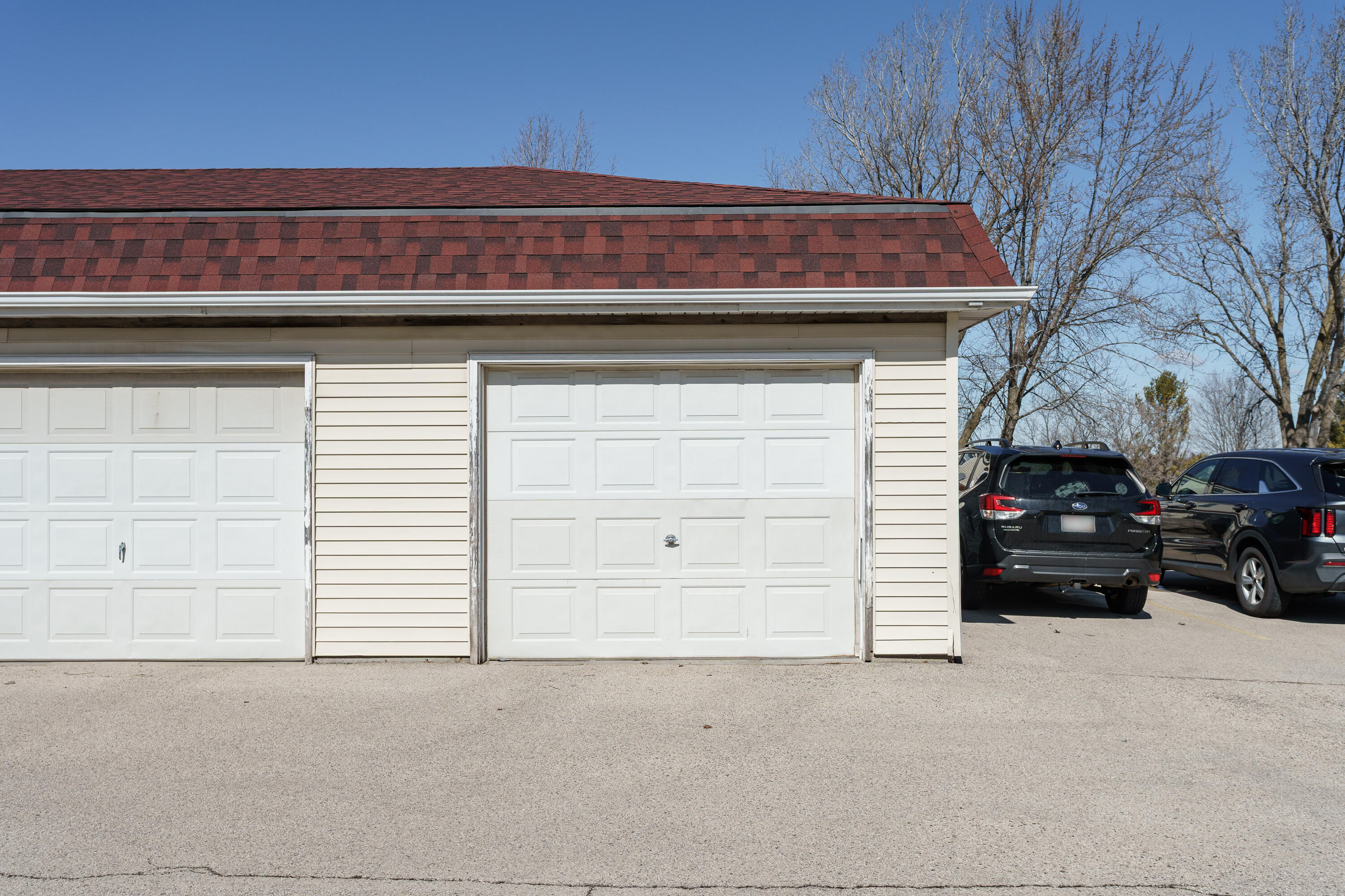 2017 Green Tree Road West Bend, WI 53090 - Photo 6 of 56 6