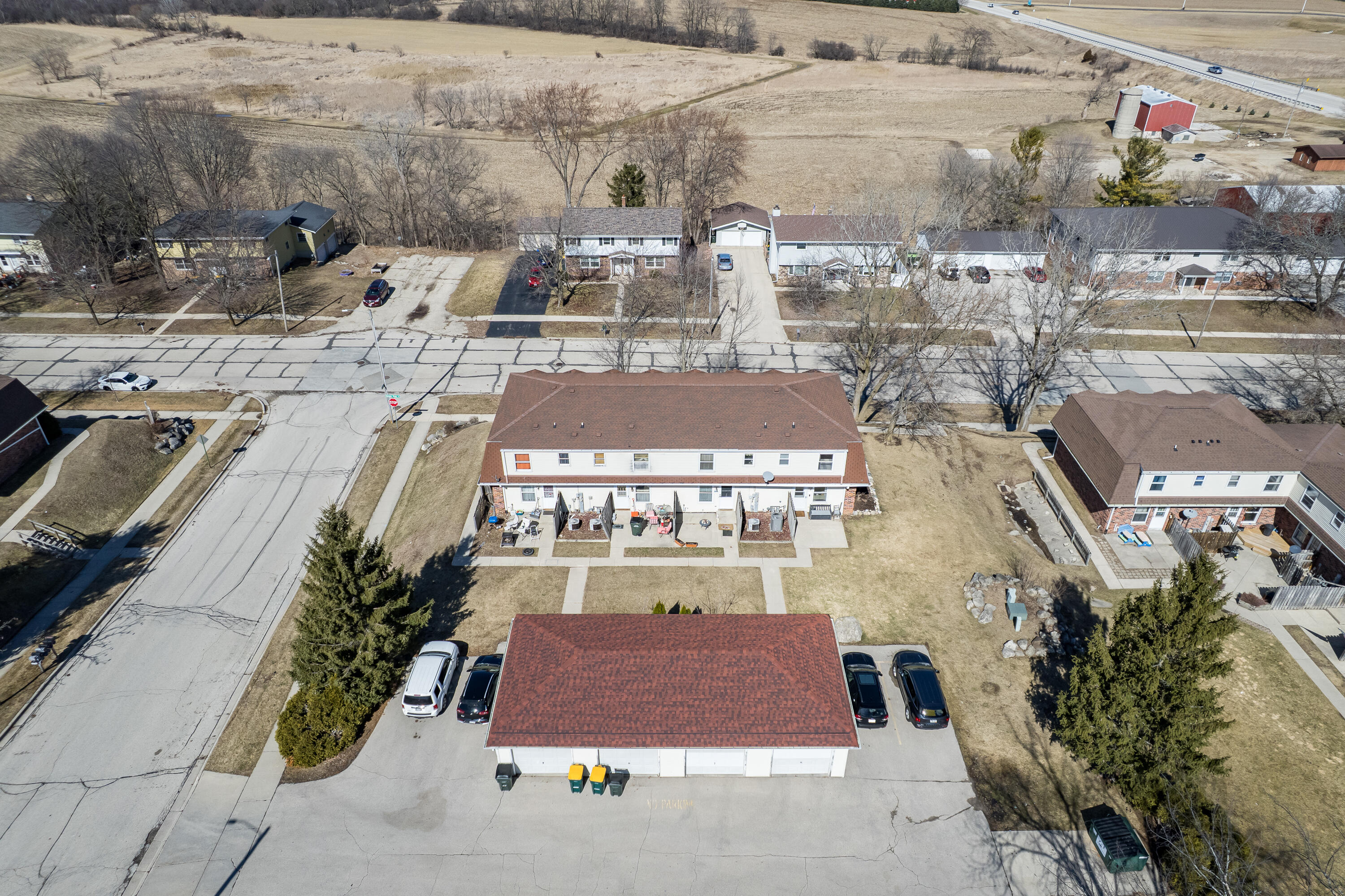 2017 Green Tree Road West Bend, WI 53090 - Photo 10 of 56 10