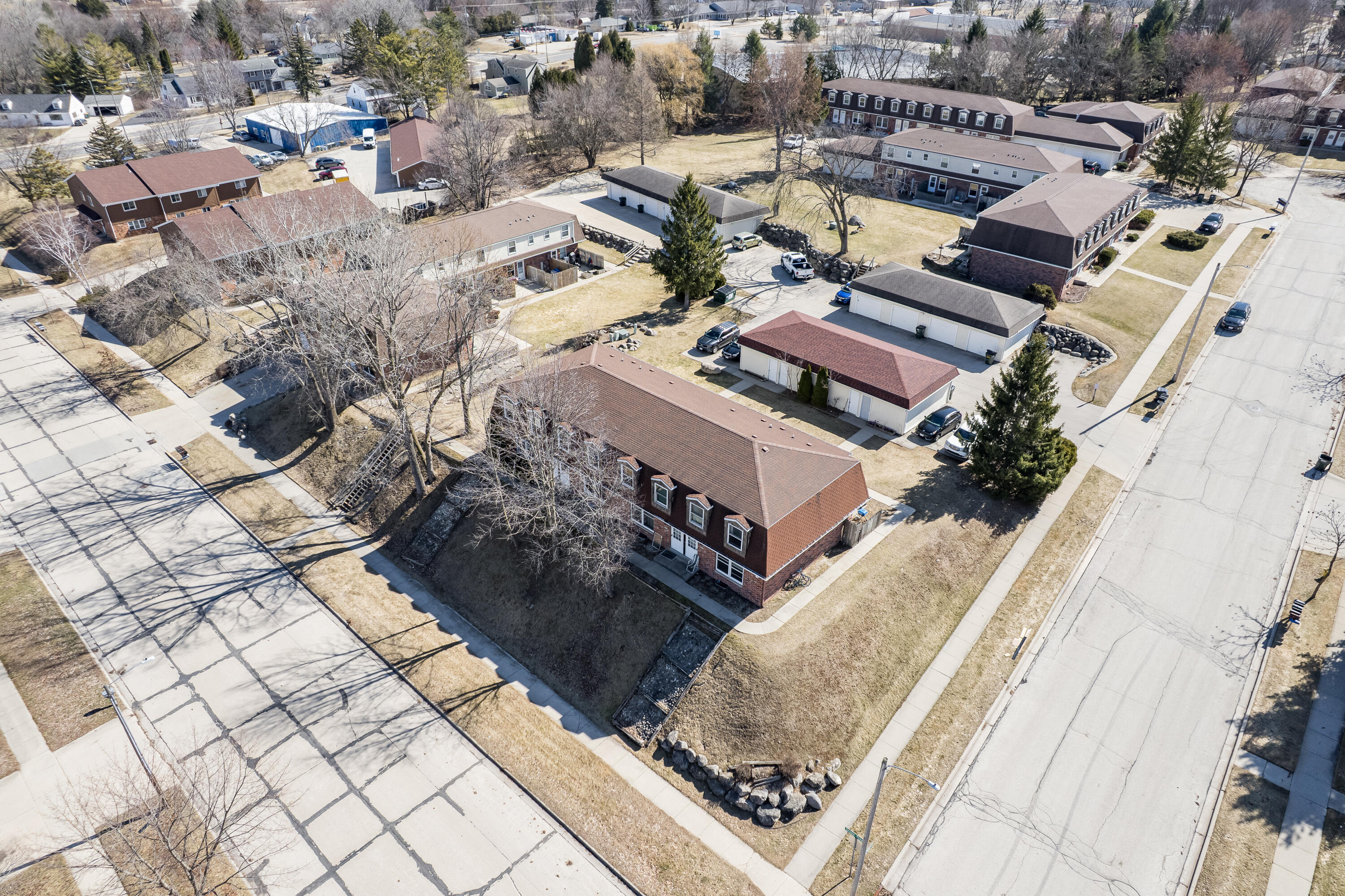 2017 Green Tree Road West Bend, WI 53090 - Photo 12 of 56 12