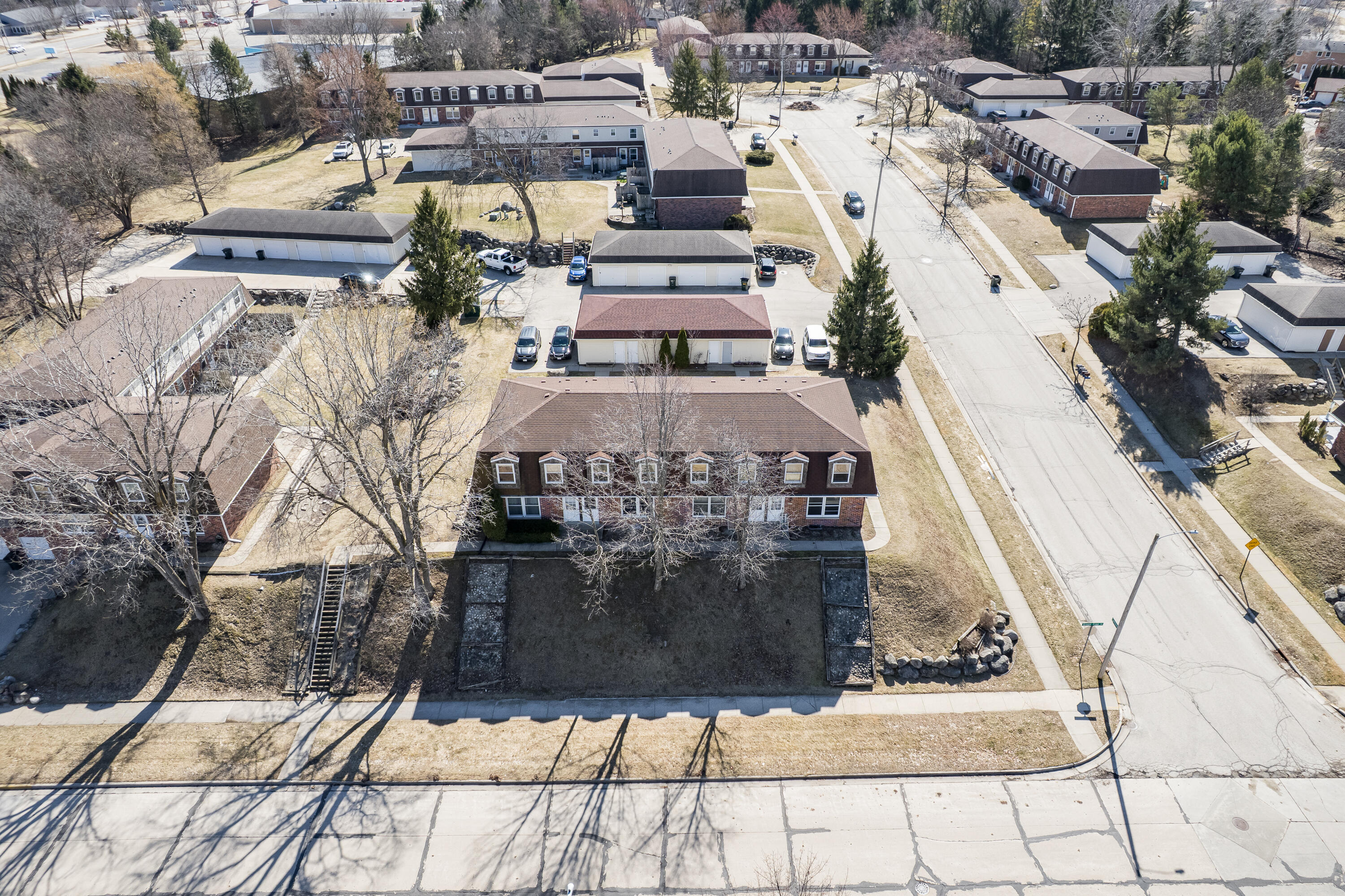 2017 Green Tree Road West Bend, WI 53090 - Photo 13 of 56 13