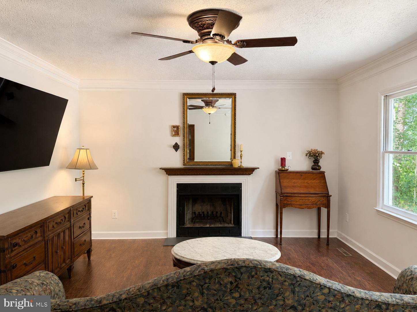 2208 Cartersville Road Mineral, VA 23117 - Photo 7 of 44 Cozy living space with natural light.