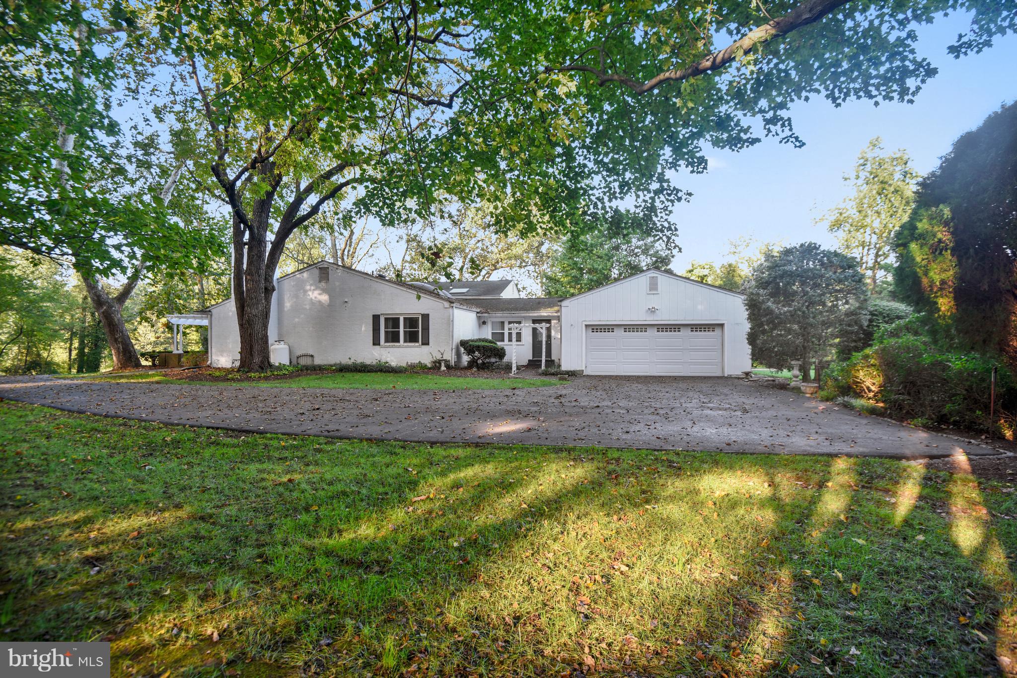 1800 Hidden Point Road Annapolis, MD 21409 - Photo 29 of 30 Side of home with additional parking and garage