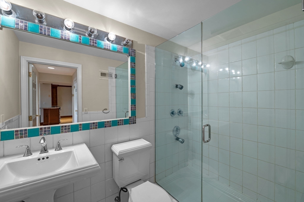 212 Humphrey Street, Unit 205 Marblehead, MA 01945 - Photo 22 of 34