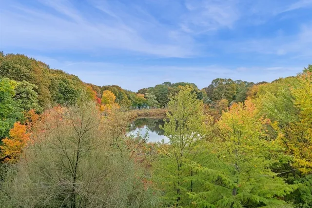 $519,000 | 212 Humphrey Street, Unit 205, Marblehead, MA 01945