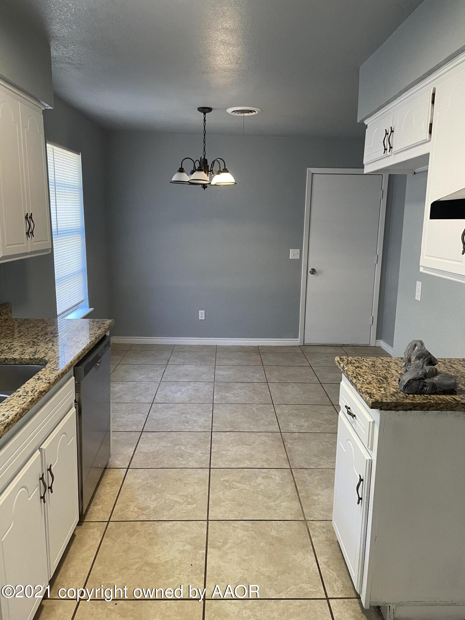 5216 Royce Drive Amarillo, TX 79110 - Photo 3 of 16 Royce 1 (1)