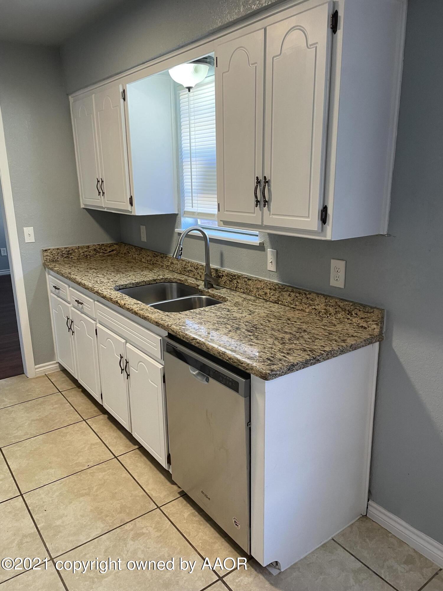 5216 Royce Drive Amarillo, TX 79110 - Photo 5 of 16 Royce 3