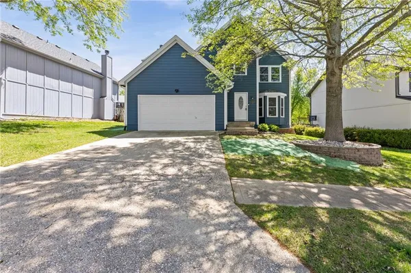 $425,000 | 22003 West 47th Terrace, Shawnee, KS 66226