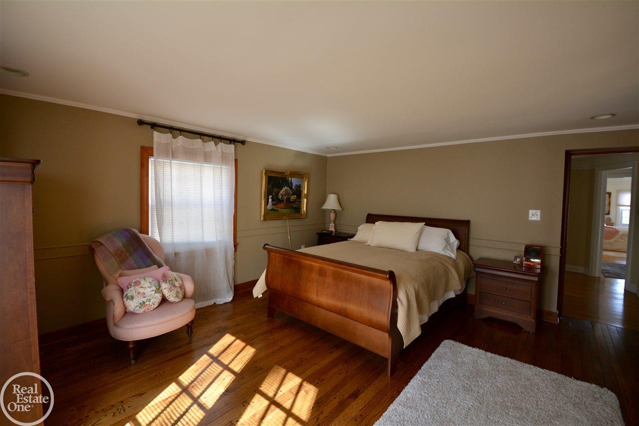 385 Moran Road Grosse Pointe, MI 48236 - Photo 26 of 33 31316318-25.JPG