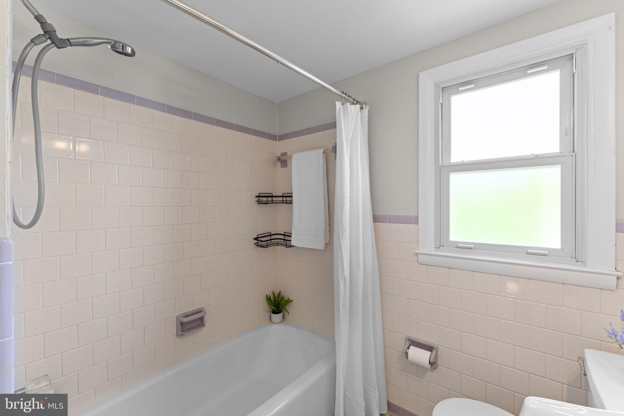 222 Chelsea Road Pasadena, MD 21122 - Photo 38 of 90 Impeccable condition