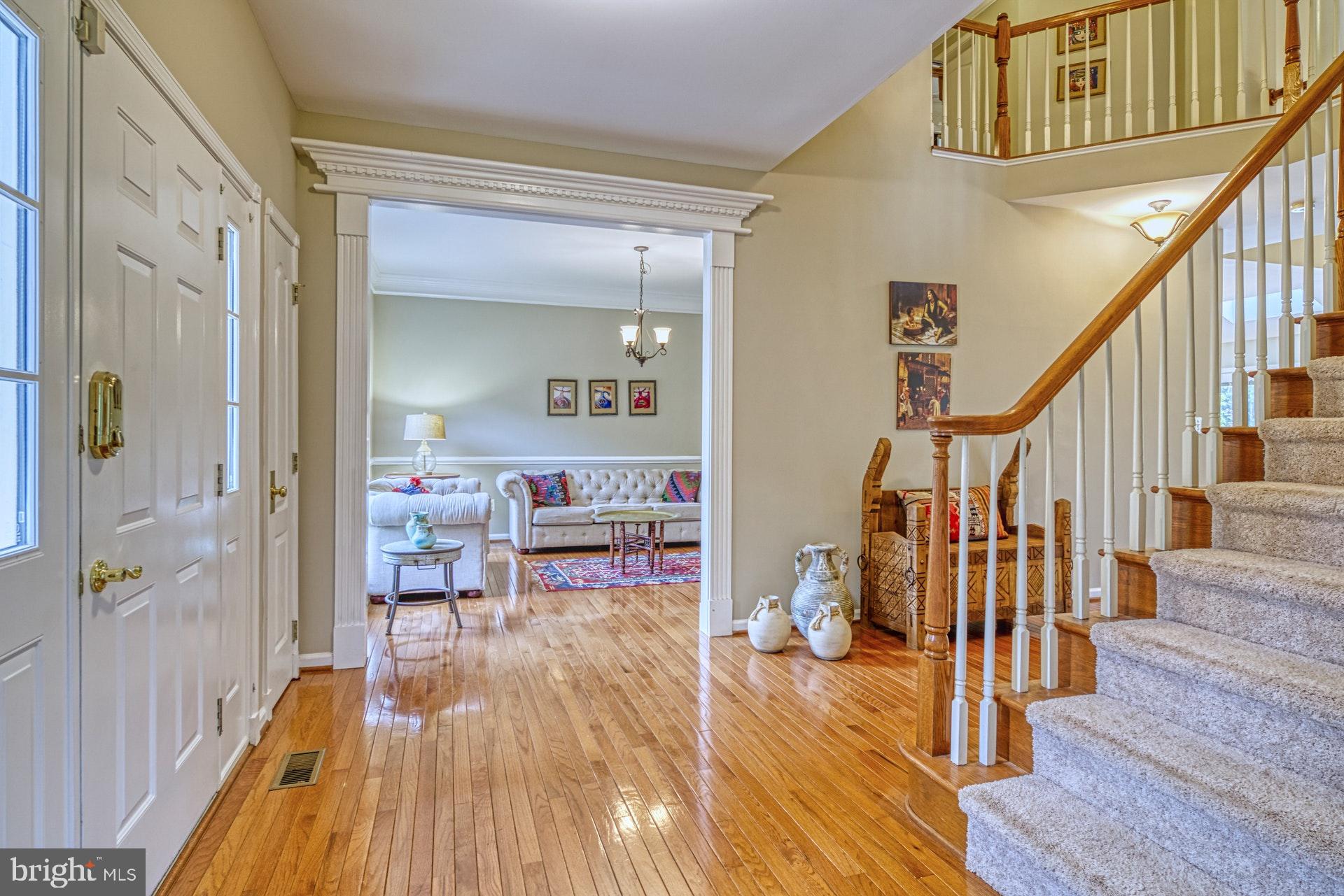 1321 Gatesmeadow Way Reston, VA 20194 - Photo 17 of 62 Grand Entry