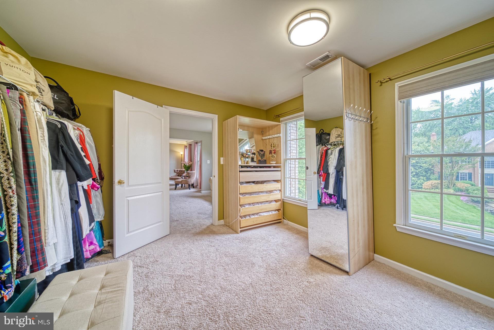 1321 Gatesmeadow Way Reston, VA 20194 - Photo 25 of 62 Master Dressing Rm-could be converted to 5th bedrm