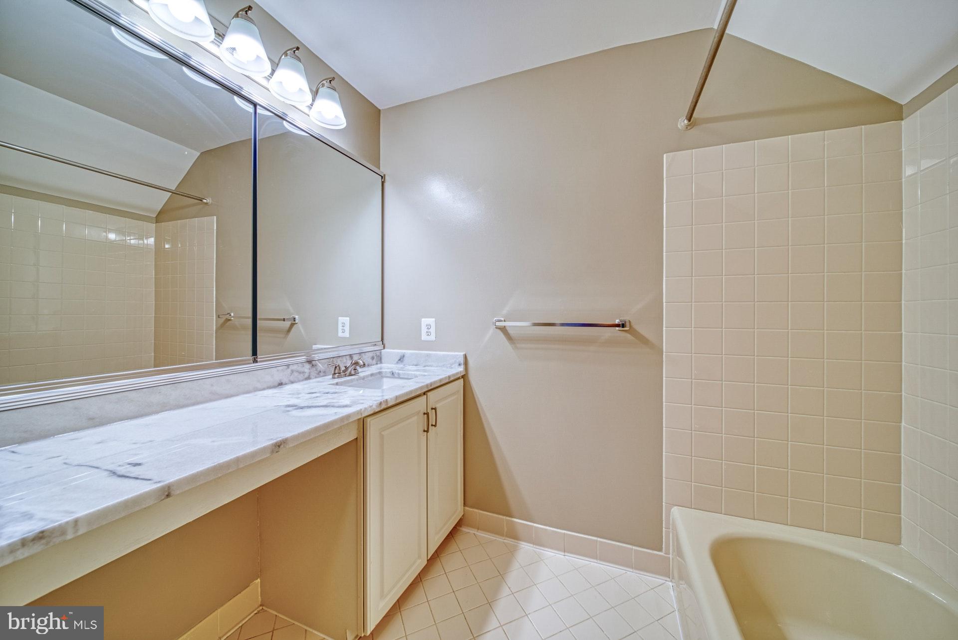 1321 Gatesmeadow Way Reston, VA 20194 - Photo 31 of 62 Private Bathroom for bedroom #4