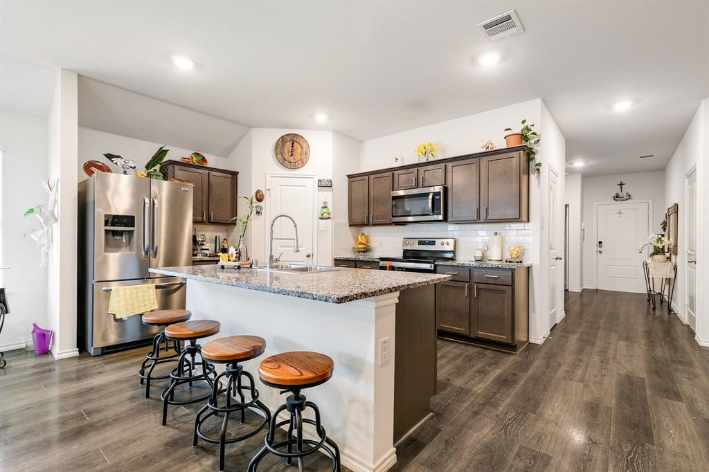 6233 Ballenger Road Aubrey, TX 76227 - Photo 6 of 37 Gallery Image 6