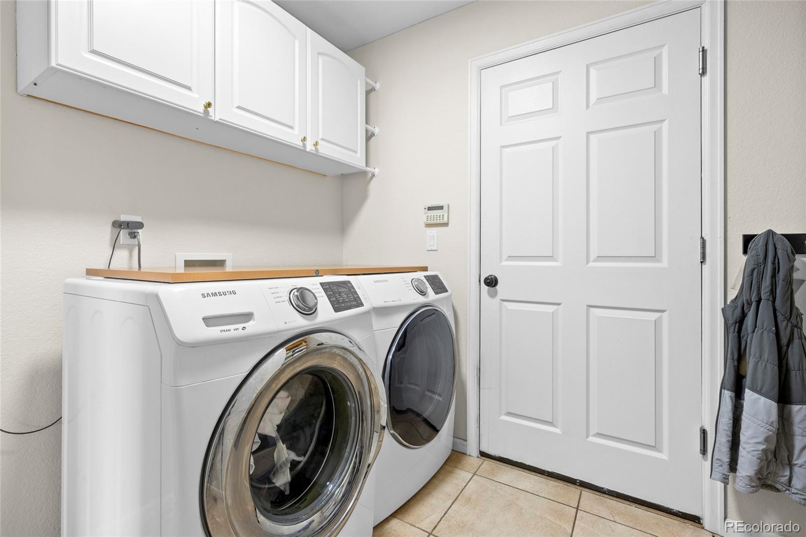 9169 Fox Fire Way Highlands Ranch, CO 80129 - Photo 14 of 37