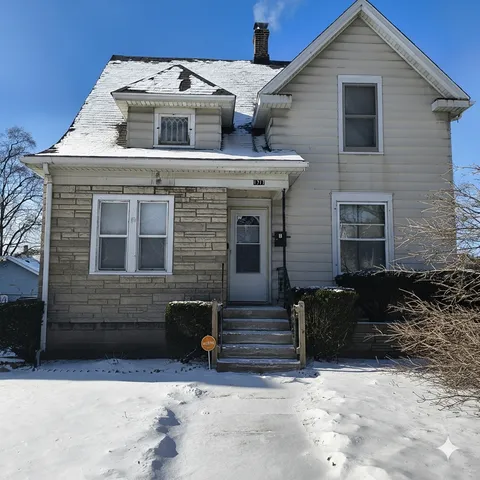 $150,000 | 1717 South 4th Street, Rockford, IL 61104