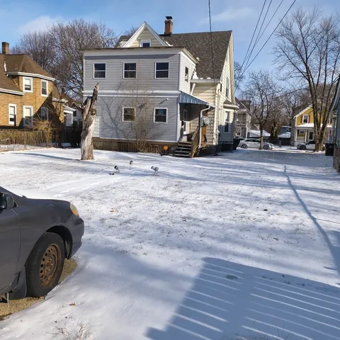 $150,000 | 1717 South 4th Street, Rockford, IL 61104