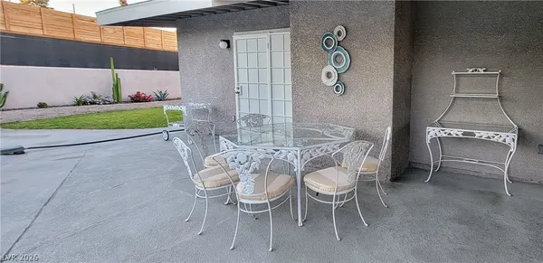$3,500 | 3327 Seminole Circle, Las Vegas, NV 89169
