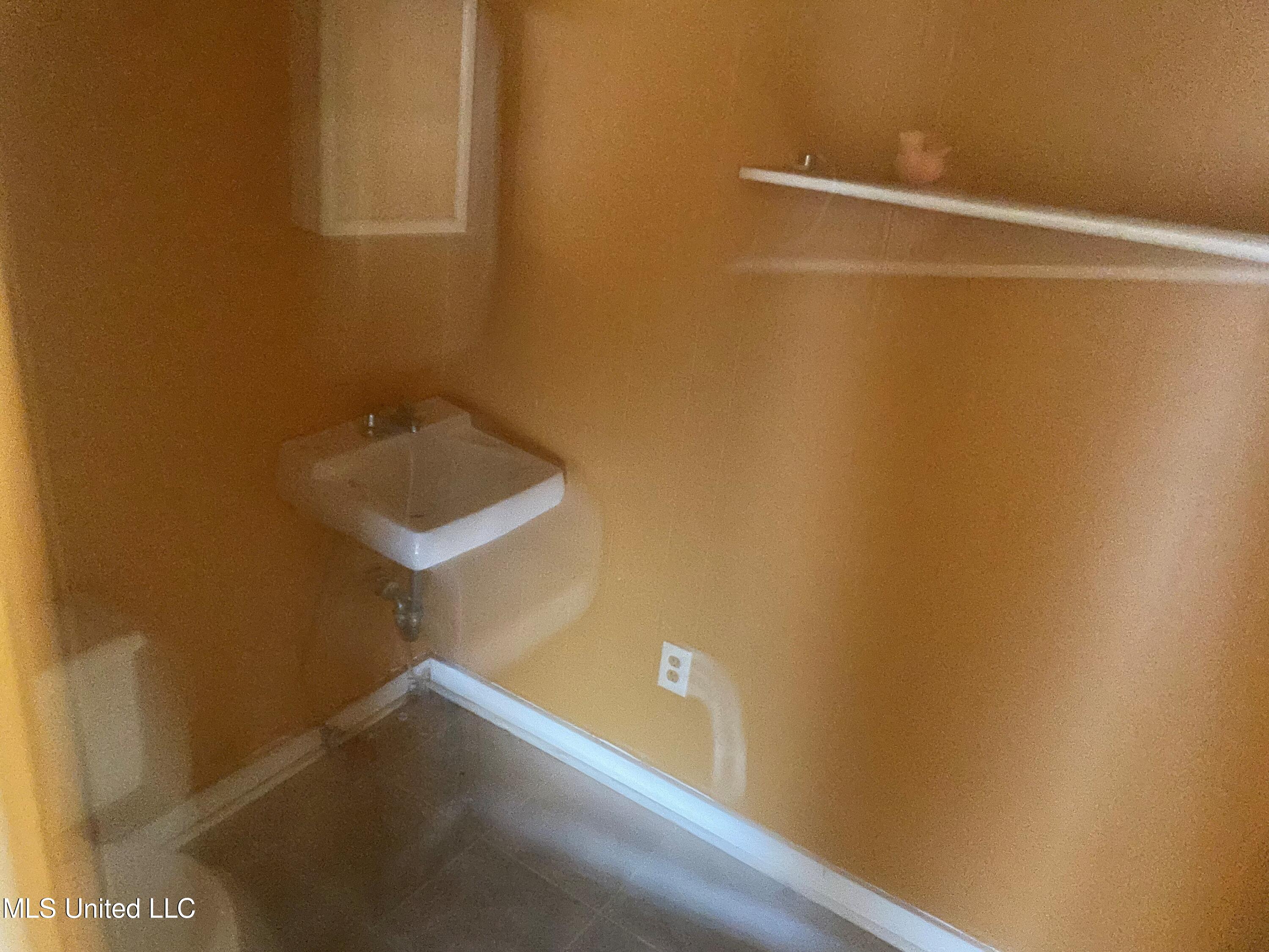 1104 West McDowell Road Jackson, MS 39204 - Photo 5 of 11 mc5