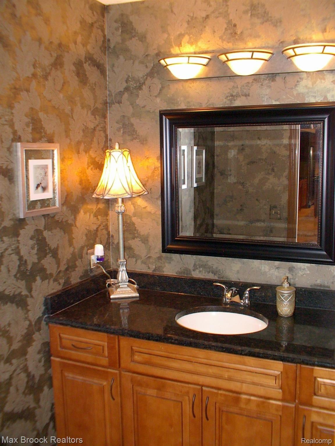 3114 Quail Ridge Circle Rochester, MI 48309 - Photo 37 of 51 Powder room