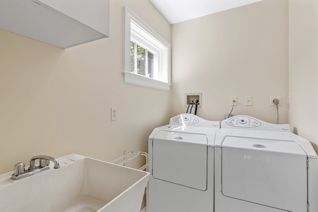 4390 Main Street Barnstable, MA 02675 - Photo 38 of 42