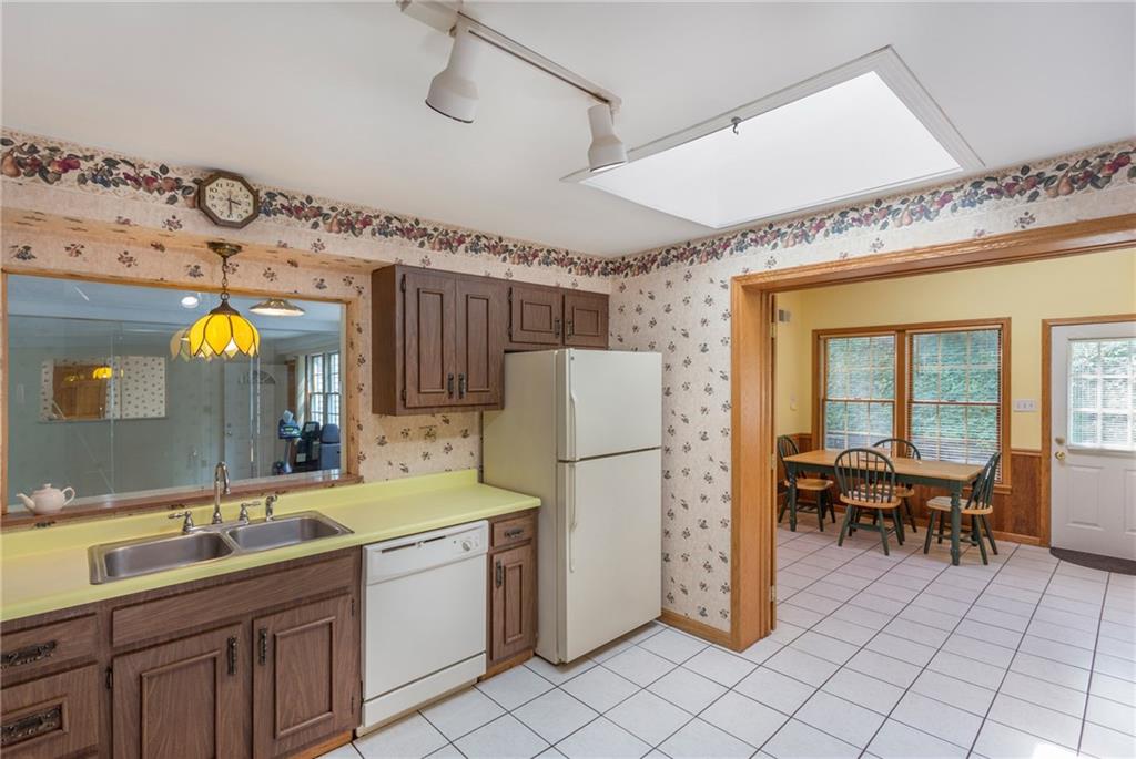 603 Filmore Road Pittsburgh, PA 15221 - Photo 12 of 24