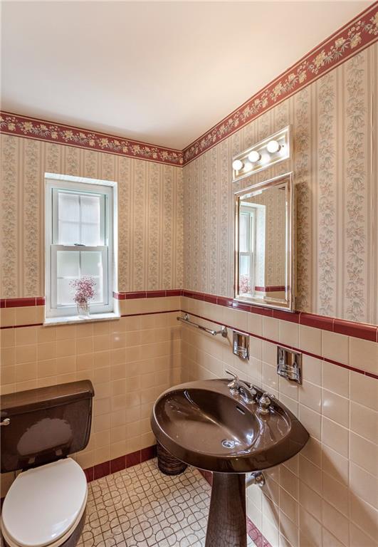 603 Filmore Road Pittsburgh, PA 15221 - Photo 16 of 24