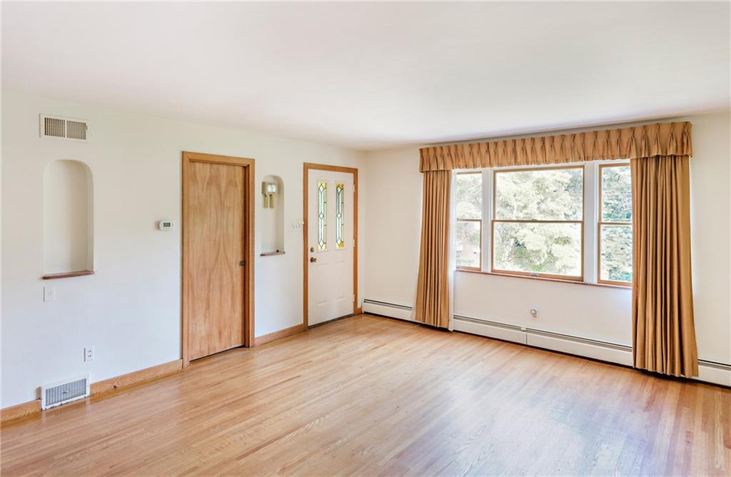 603 Filmore Road Pittsburgh, PA 15221 - Photo 5 of 24