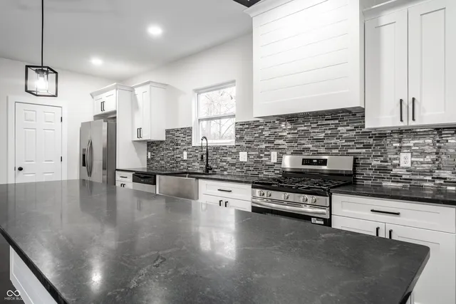 $365,000 | 440 West 40th Street, Indianapolis, IN 46208