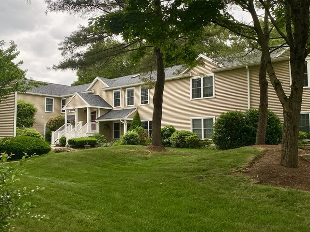 $2,700 | 152 Tyson Commons Lane, Unit 152, Braintree, MA 02184